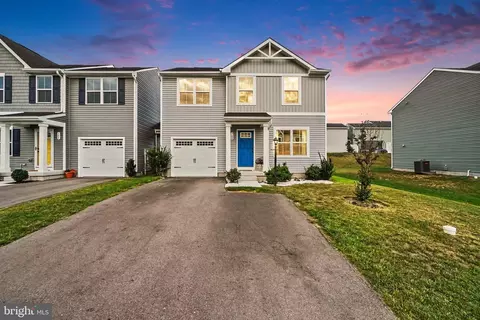 768 Raeann Dr, Greencastle, PA 17225