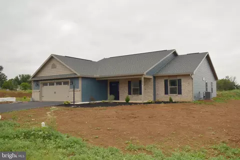 1434 Treeline Dr, Chambersburg, PA 17202
