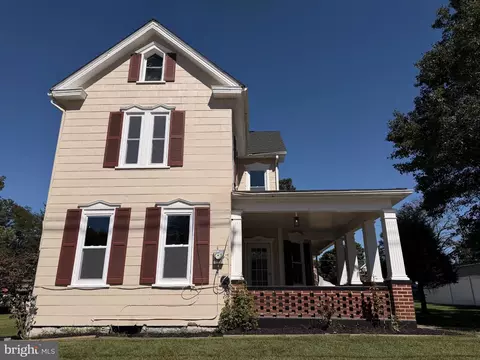 351 E Catherine St, Chambersburg, PA 17201