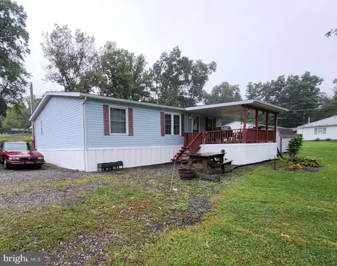 449 Apple Way, Saint Thomas, PA 17252