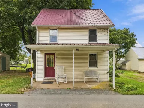 4 Spruce St, Mont Alto, PA 17237