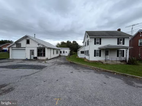 2055 Buchanan Trl E, Greencastle, PA 17225
