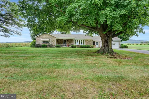 6590 Anthony Hwy, Waynesboro, PA 17268