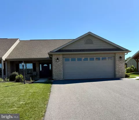 722 Rising Sun Ln, Chambersburg, PA 17202