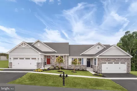 720 Mina Cir, Greencastle, PA 17225