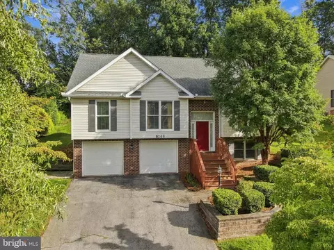 6146 Greenbriar Dr, Fayetteville, PA 17222