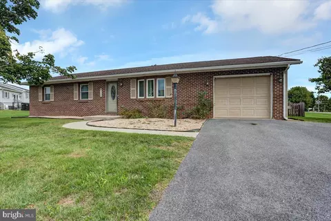 9140 Tea Dr, Mercersburg, PA 17236