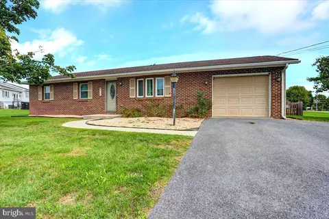 9140 Tea Dr, Mercersburg, PA 17236