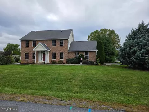 6460 Bellhurst Dr, Chambersburg, PA 17202