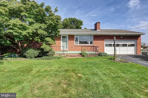 565 Lindia Dr, Chambersburg, PA 17202