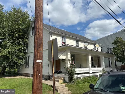 375 E 377 E King St, Chambersburg, PA 17201