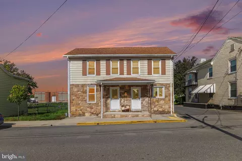 128 E Madison St E, Greencastle, PA 17225