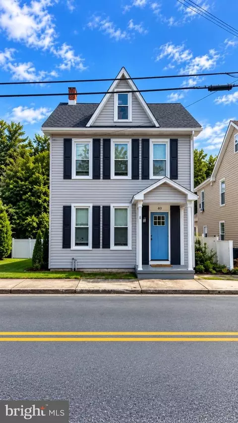 40 N Broad St, Waynesboro, PA 17268