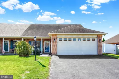 253 Lantern Ln, Chambersburg, PA 17201