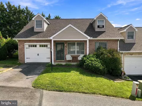 155 Ash Spring Ct, Waynesboro, PA 17268