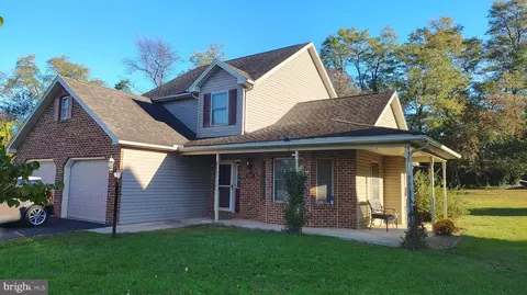 180 N Blackberry Ln, Fayetteville, PA 17222