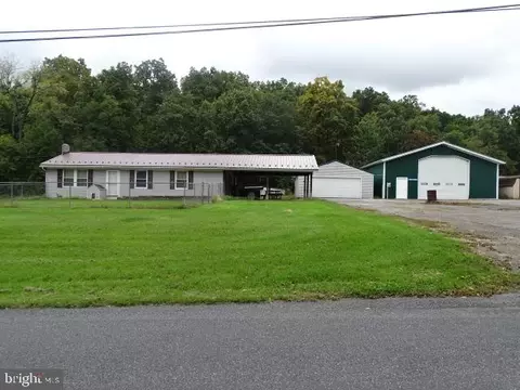 4656 Race Track Rd, Saint Thomas, PA 17252