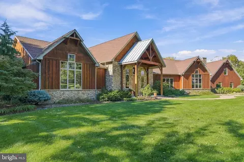 165 Highfield Lane Ln N, Chambersburg, PA 17201