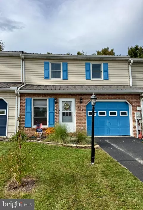 207 Baker And Russell Dr, Shippensburg, PA 17257