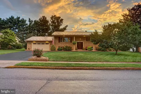 130 Park Pl W, Shippensburg, PA 17257