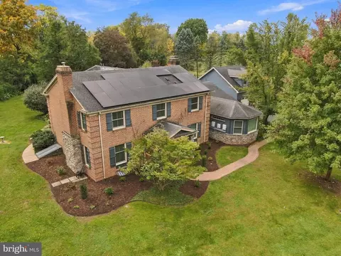 3295 Springview Dr W, Chambersburg, PA 17202