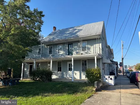 621 S Main St, Chambersburg, PA 17201