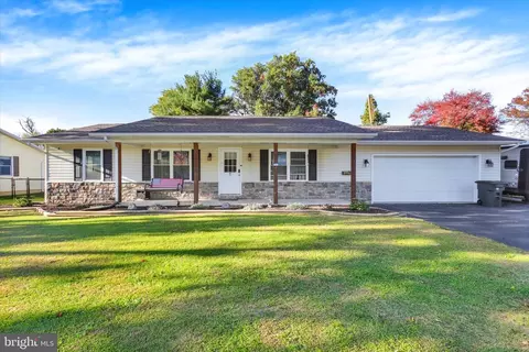 71 Edgelea Dr, Chambersburg, PA 17201