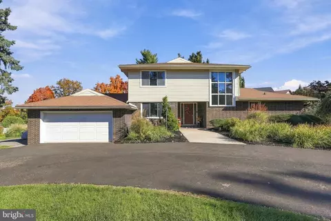 240 Overhill Dr, Chambersburg, PA 17202