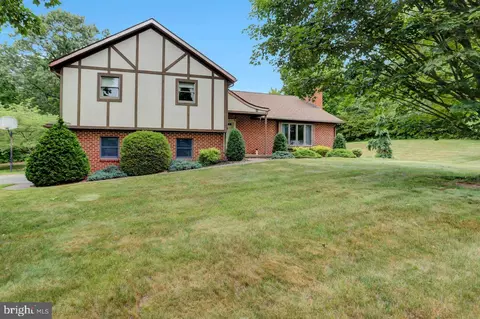 110 E Patterson St, Mcconnellsburg, PA 17233