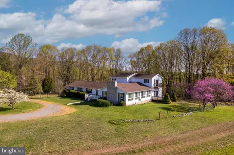 3946 Mountain Rd, Warfordsburg, PA 17267