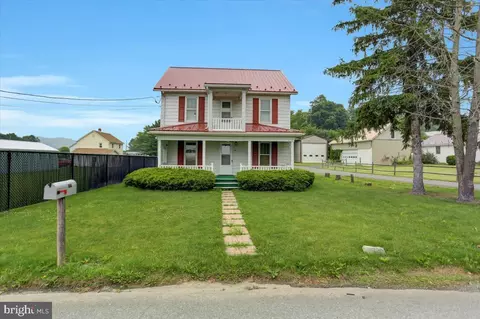 710 E Poplar St, Mcconnellsburg, PA 17233