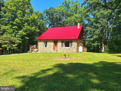845 Oak Ridge Dr, Mcconnellsburg, PA 17233