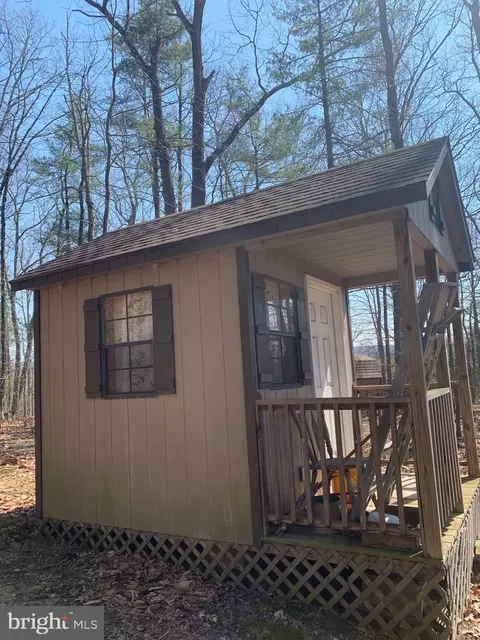 699 Meadow Mountain Rd, Mcconnellsburg, PA 17233