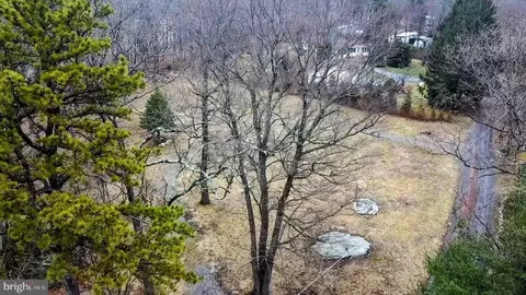 373 Birch Rd, Breezewood, PA 15533