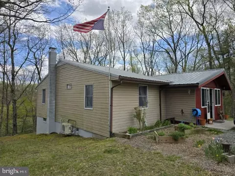 343 Crest, Warfordsburg, PA 17267