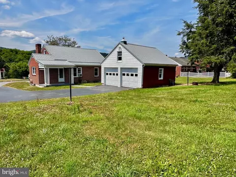 314 S First St, Mcconnellsburg, PA 17233