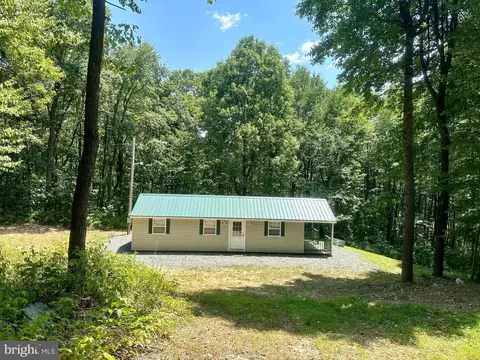 247 Good Wood Rd, Breezewood, PA 15533