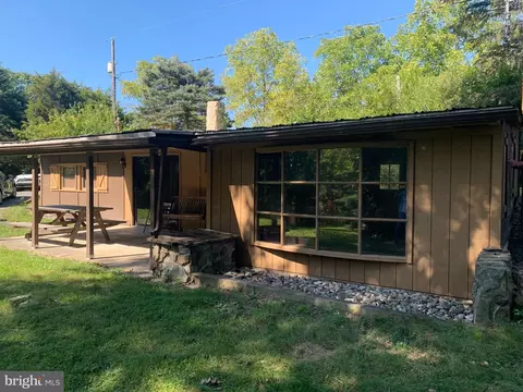 1886 Black Oak, Warfordsburg, PA 17267