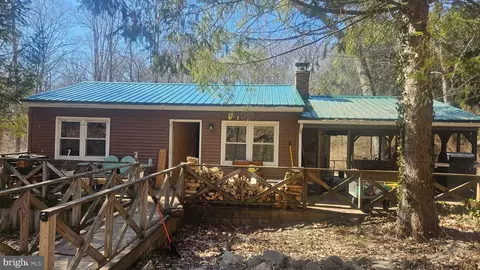 150 Poplar Ln, Crystal Spring, PA 15536