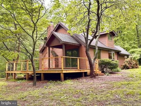 594 Deer Lick Ln, Warfordsburg, PA 17267