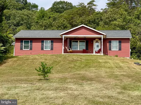 797 Weavers Creek Lane Ln, Needmore, PA 17238