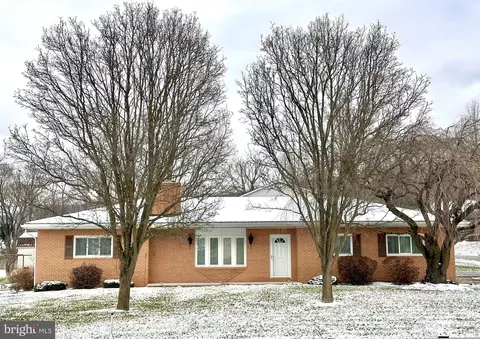422 Pyle Dr, Mcconnellsburg, PA 17233