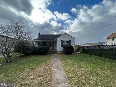 711 E Market St, Mcconnellsburg, PA 17233