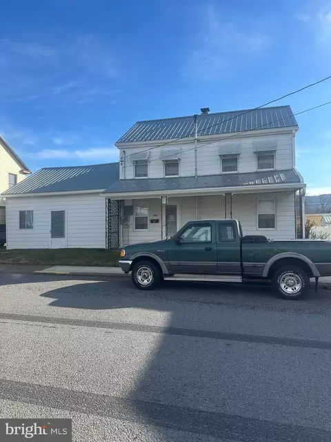 308 N 3rd St, Mcconnellsburg, PA 17233