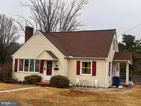 313 S 1st St, Mcconnellsburg, PA 17233