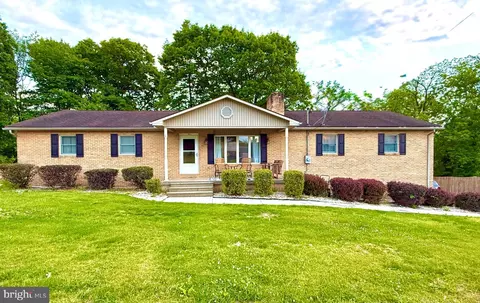 1402 Buchanan Trl Trl, Mcconnellsburg, PA 17233