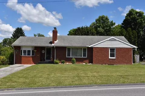 1096 Lincoln Way E, Mcconnellsburg, PA 17233
