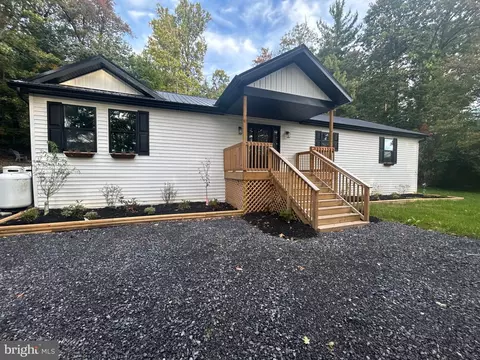 812 Lincoln Way W, Mcconnellsburg, PA 17233