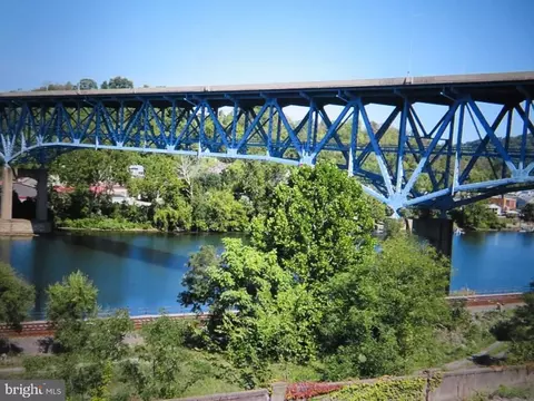 125 Market St, Brownsville, PA 15417