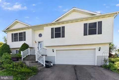 107 Winter St, Crucible, PA 15325